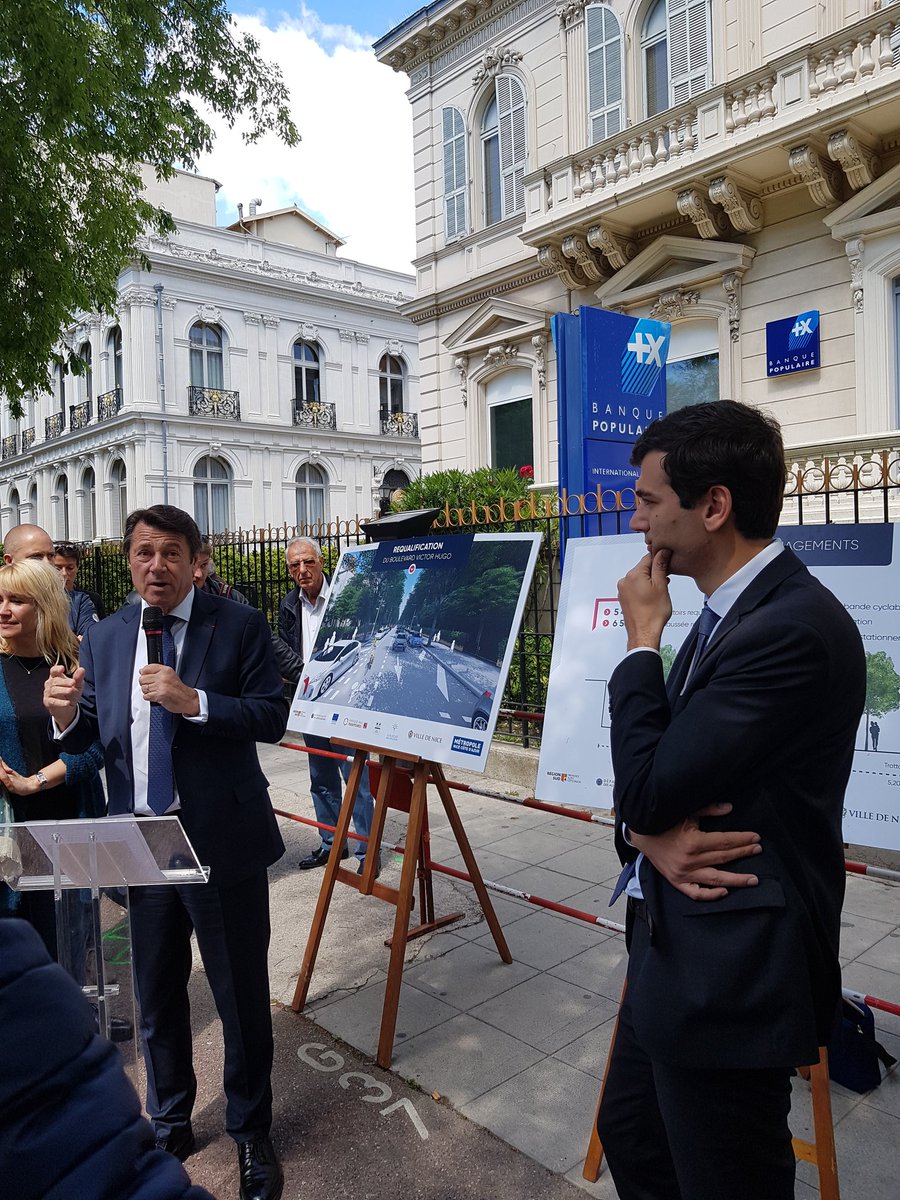 HotelExedraNice's tweet photo. Travaux pour refection des trottoirs et du Boulevard Victor Hugo annonce' ce matin par le President de la Metropole @VilledeNice @cestrosi pour inauguration du 28 Juin de la ligne 2 du #Tram #CotedAzurFrance #ILoveNice #Nice06 https://t.co/zkW5OvhlzC
