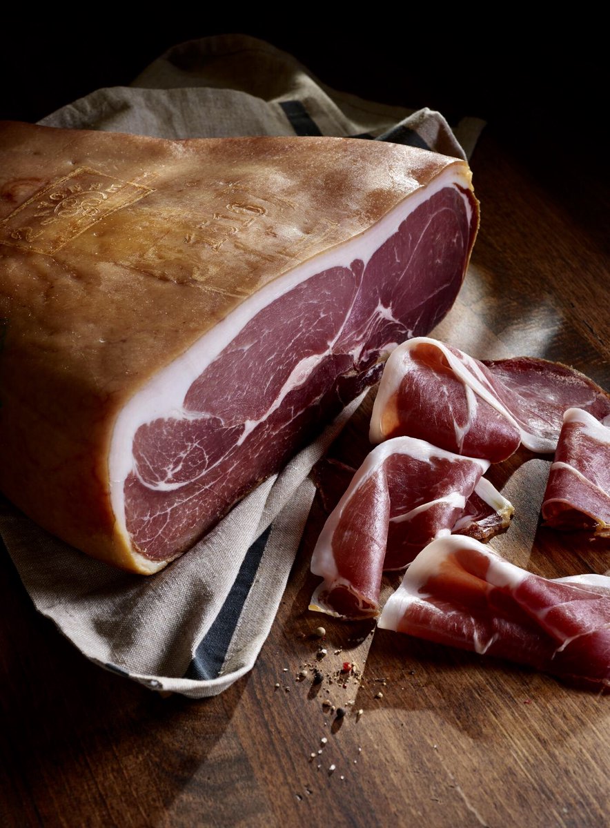 Harry as Jambon de Bayonne #MetGala