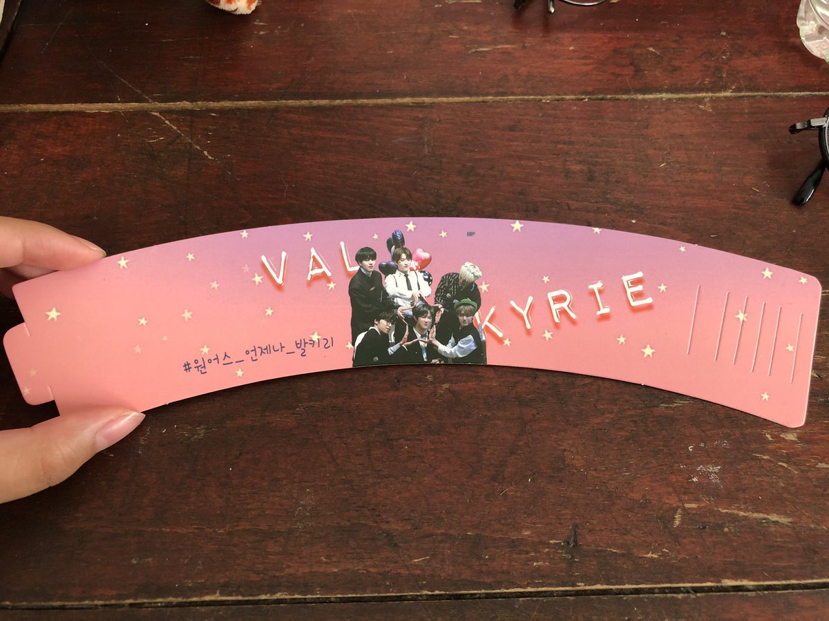 seohonly's tweet photo. Any Malaysia To Moons / ONEUS stans out there who wants this cup sleeve by @shineravn β€οΈ Do hit my DM!
-Can meet up at KL sentral.
-If u want to post, uβll have to pay for the postage only~ (ΰΉΛΜ΅α΄ΛΜ΅)β‘ https://t.co/wt5OdCgPz9