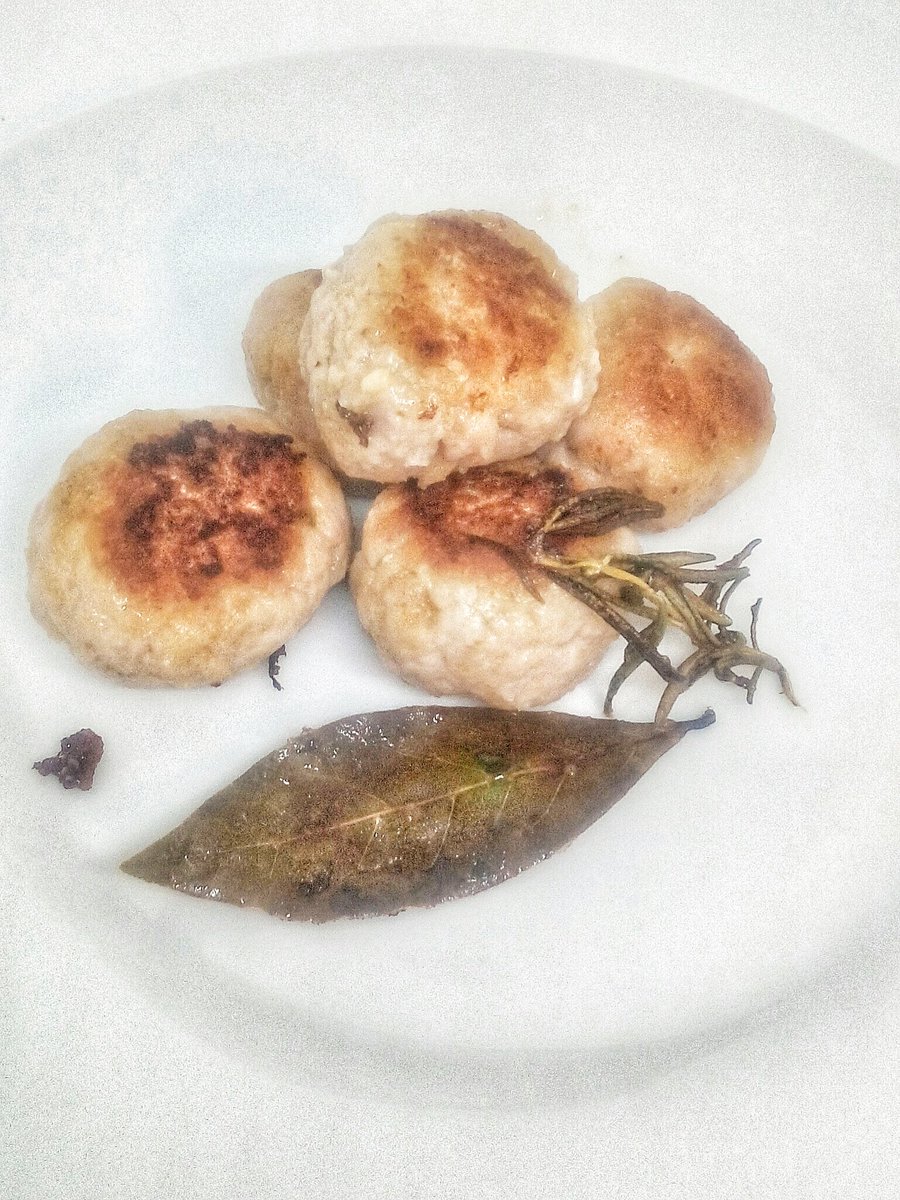 monimasoni's tweet photo. Polpettine di tacchino e mortadella al "boccone" perché una tira l'altra, la ricetta è su #cookinprogress il mio blog linkinbio, @GialloZafferano #cucina #polpette #Food #foodblogger #ricetta #6maggio https://t.co/xANO5KmZM3