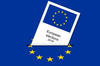 HunterRoas's tweet photo. La estrategia de #Facebook para evitar la desinformación en las #eleccioneseuropeas girará en torno a la detección de cuentas falsas, los convenios con verificadores externos y la gestión de la publicidad política. https://t.co/yPWvJJ0tU4