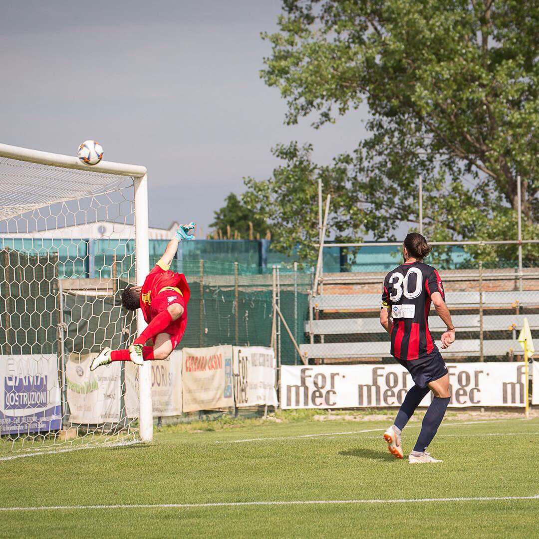 sscampobasso's tweet photo. 🔴🐺🔵 Il racconto fotografico di Sammaurese - Campobasso, ultima gara di questa stagione rossoblù!
#SAMCAM 2-1
#campobassocalcio #sammaurese #campobasso #SerieD #lnd #forzalupi #molise #finoal90 https://t.co/aJRNphumWZ