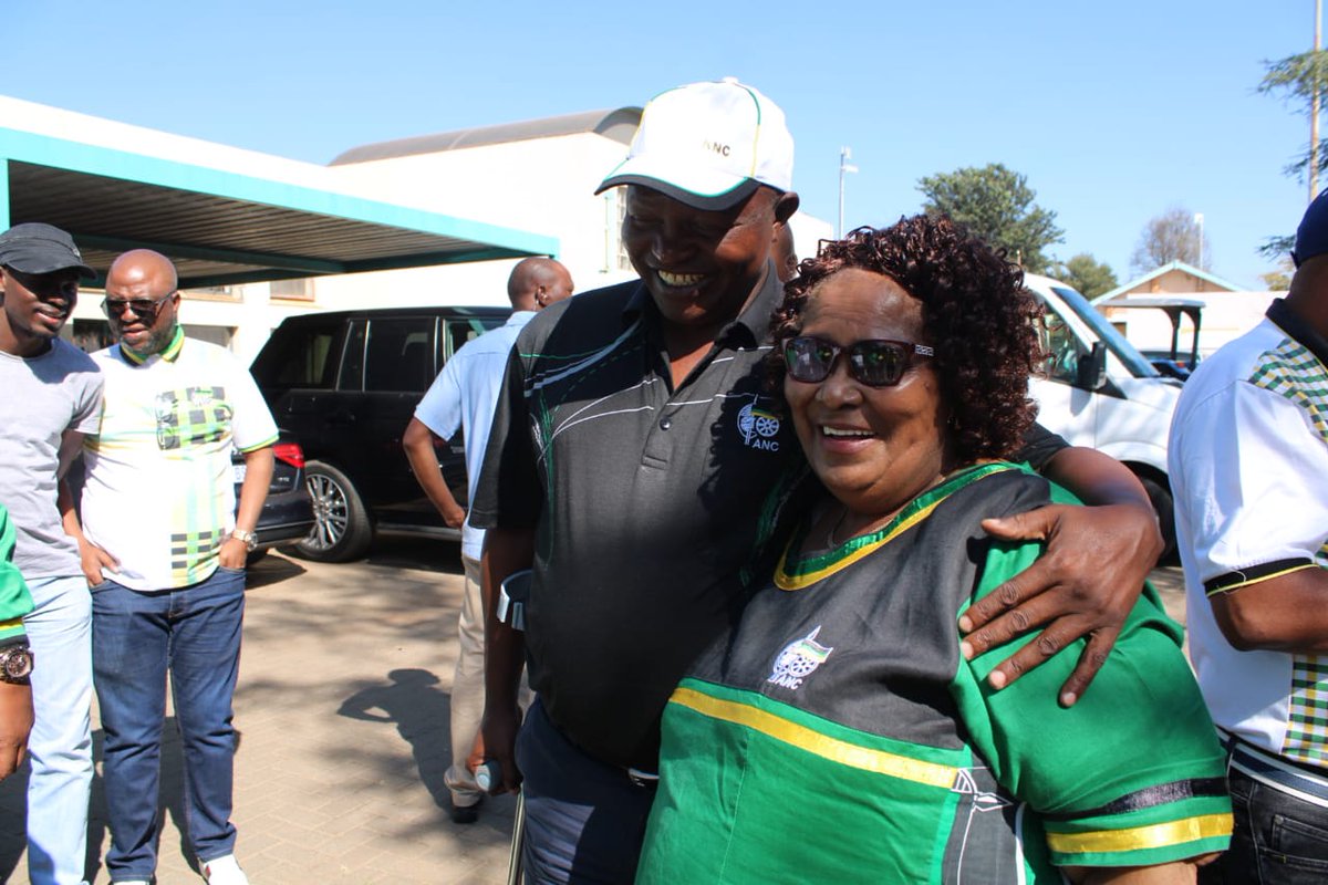 MYANC's tweet photo. #ANCDP @DDMabuza and Gauteng Deputy Chair Cde Panyaza @Lesufi are on the final push in Bram Fischer Joburg Region for people to #VoteANC and #GrowSouthAfrica on 8 May Elections https://t.co/wQPpqNyLxf