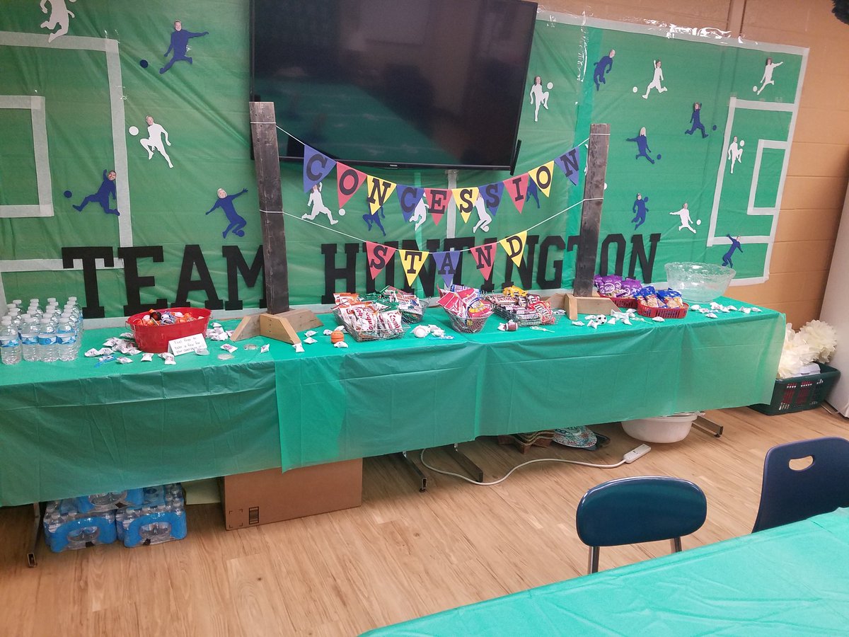 huntmrbriggs's tweet photo. Our PTO always treats us so well.... And they always amaze us during Teacher Appreciation Week! #BrunswickPRIDE https://t.co/BR2jKUDLdy