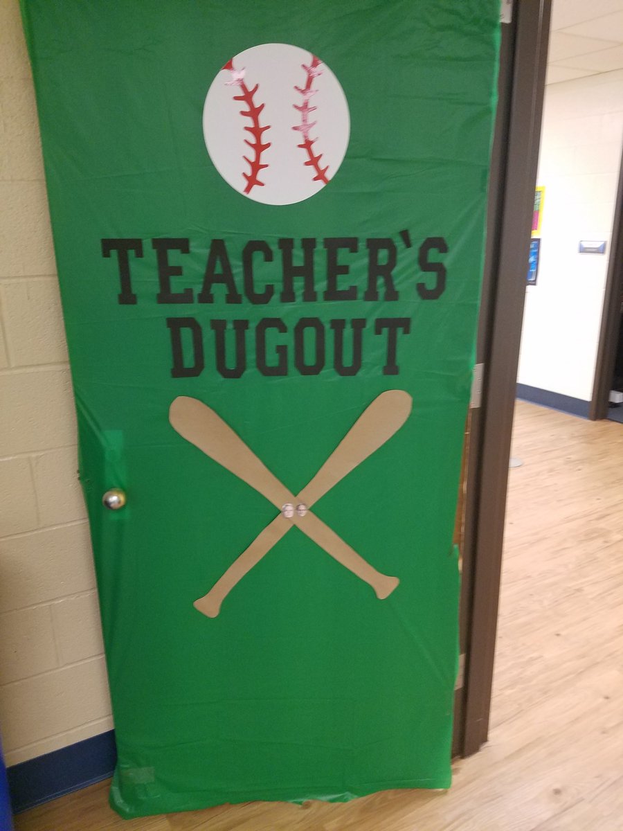 huntmrbriggs's tweet photo. Our PTO always treats us so well.... And they always amaze us during Teacher Appreciation Week! #BrunswickPRIDE https://t.co/wUvDAsip2l