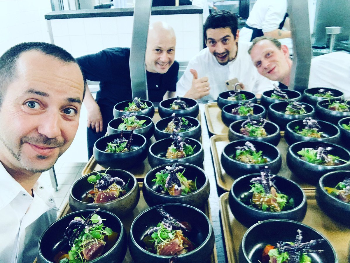 LucaUky's tweet photo. GREEN370 : .. Another successful night @alex_filippopolitis @hannesleeuw ..........
.
.
.
. ...#vegan #vegano #veganchef #veganfood #vegetarian #chef #chef💯 #cookbook #cookbookaddict #cookbookproject #cookbookpublisher #cookbookcomingsoon #amazing #amsterdamcookbook #amsterdam https://t.co/MGsregsuoR