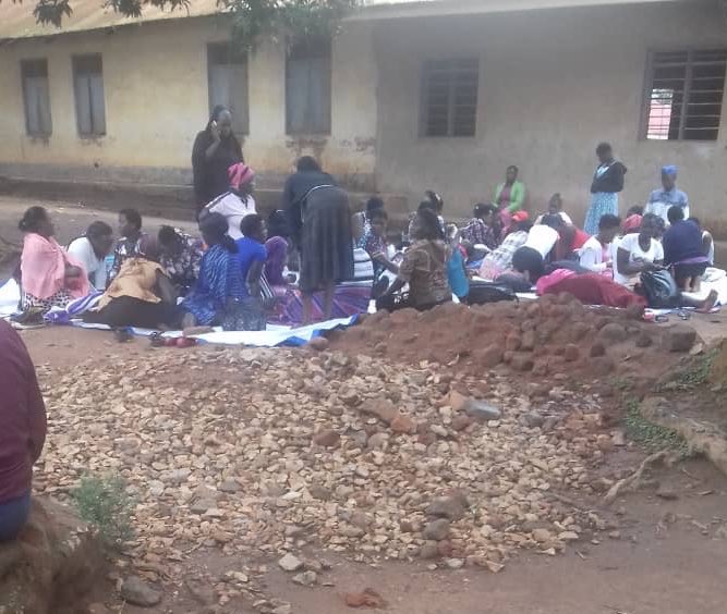 afwdfoundation's tweet photo. Equipping women with self reliance skills as a way of transforming their lives. #poverty_alleviation Workshop held At Wampewo primary school.  @f_douka @SONGforOrphans @JackieWolfson @WomensHealthMag @loosewomen @womensmarch @DubaiCares @FLOTUS @melindagates @ajws @UN_Women @LGBT https://t.co/jRfx9zcOSU