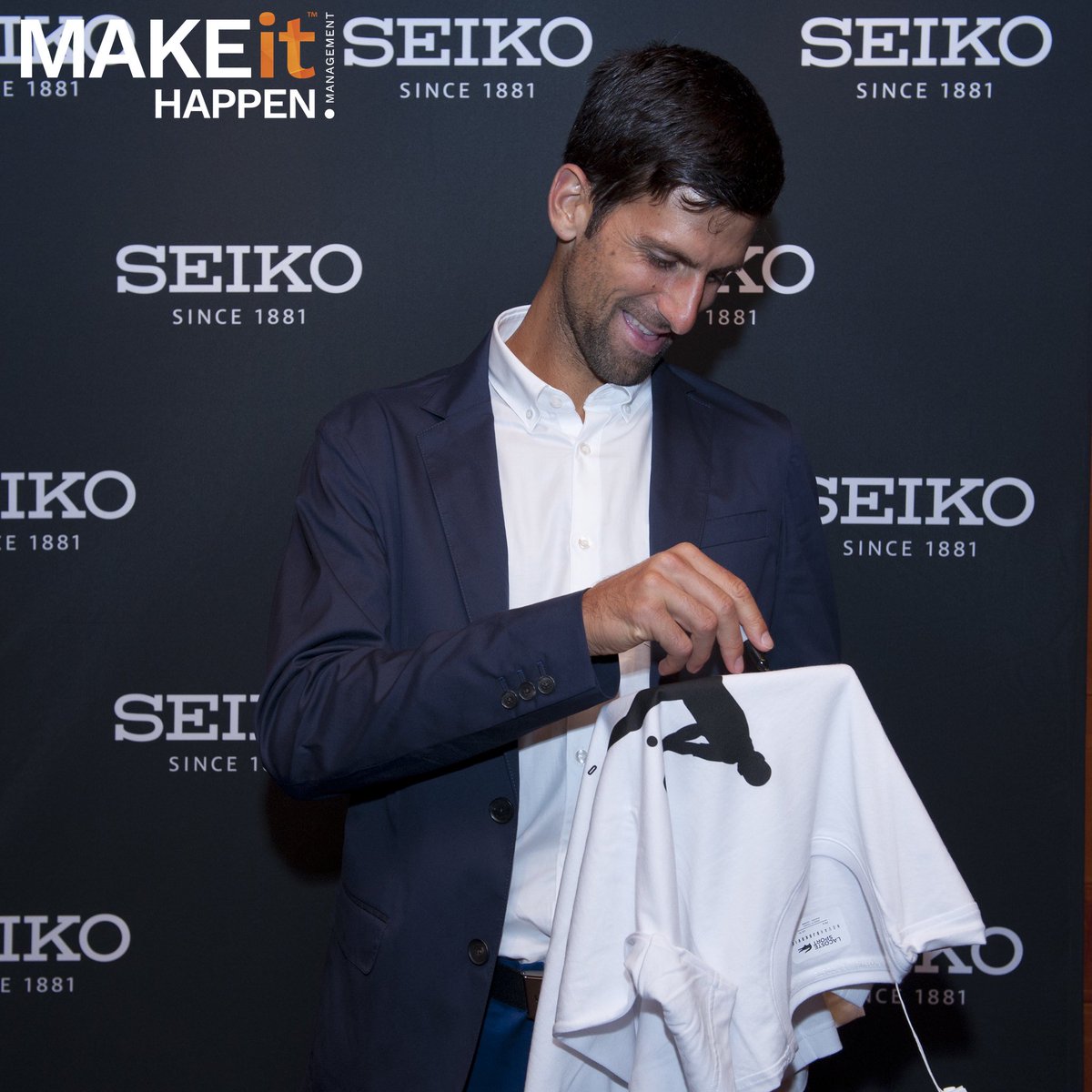makeithappenmgm's tweet photo. Who doesn’t love a meet and greet! Always have product on hand for autographs. #eventsreimagined #wemakeithappen #makeithappenmanagement https://t.co/J8ZIEAQBBu
