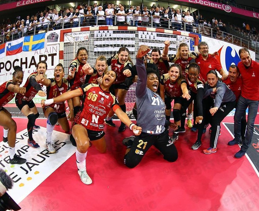 caramela_88's tweet photo. 💥💥 RETO DESBLOQUEADO 💥💥 Estamos en la FINAL de la @LFHOfficiel 
#chargez #tirez 🎯🎯🎯 https://t.co/G5FQnYjq0c