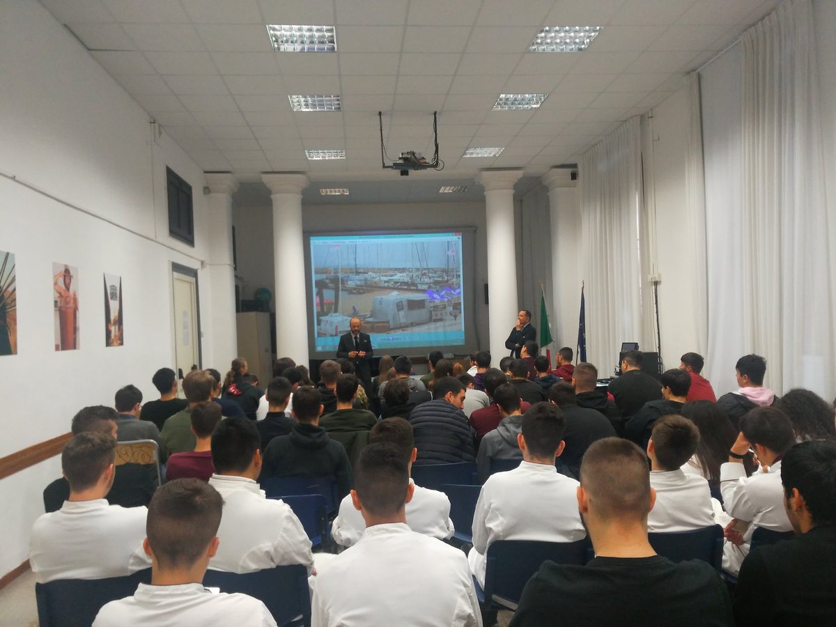 alecavallo81's tweet photo. Incontro formativo progetto "barbecue" @GiobertiRoma @marivarone @CavinaSabina https://t.co/NSrm9ijiaf