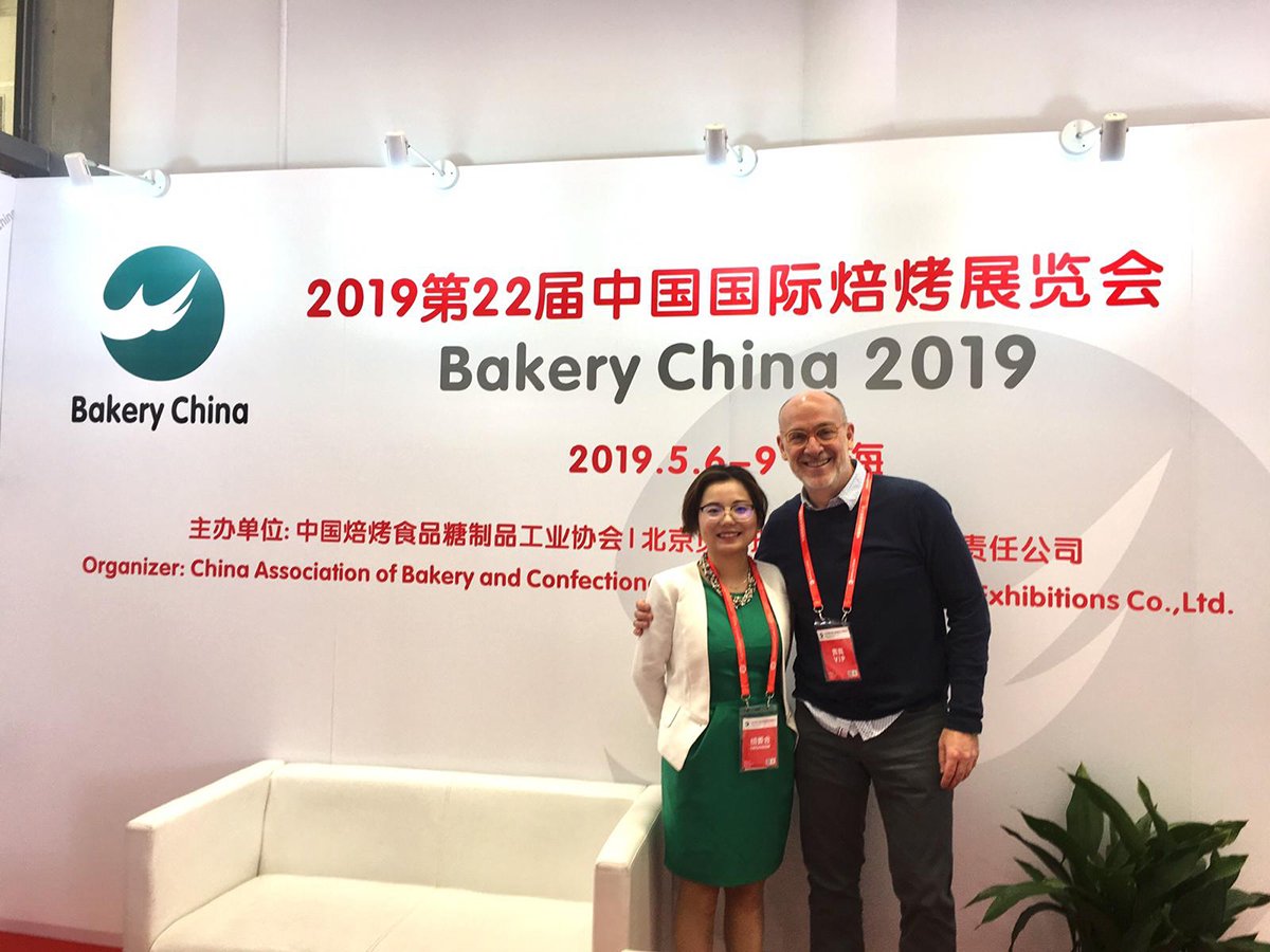 sogoodmag's tweet photo. We are enjoying a brand new edition of #BakeryChina, meeting with the organizer, Ms Taozi, and some good chefs and collaborators, like the master of Wagashi Junichi Mitsubori. Lots of things to do and see these days! You may find our magazines at T Dessert Pastry school stand. https://t.co/cxtneYfjCp