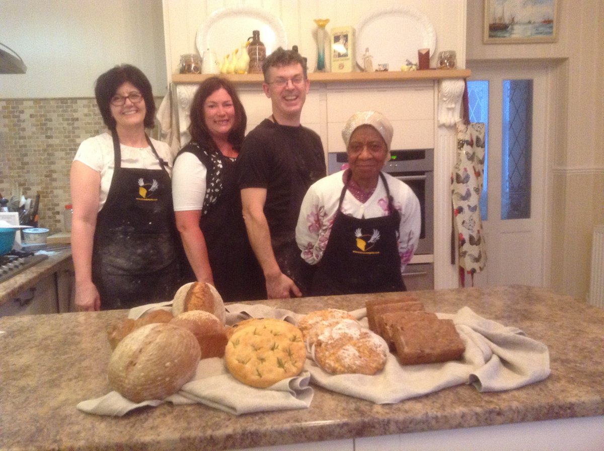 BreadAngels's tweet image. .@BreadAngels volunteer work includes teaching people how to bake bread in prisons, schools, care homes &amp;amp; homeless shelters. #BreadAngels have also participated in programmes to help people with mental illness experience relief through the baking process. bit.ly/AboutVirtuousB…