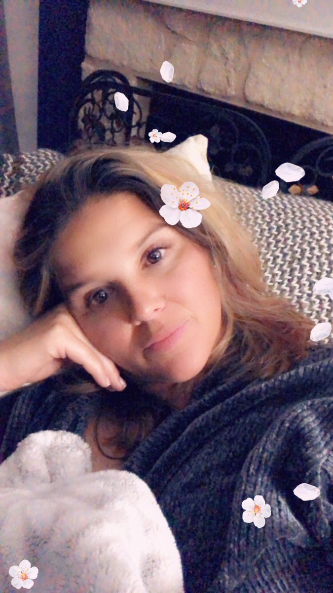 MudgeStrong's tweet photo. Yesterday was my 4 year cancerversary!! Yes it is terminal and there is no cure but I am still alive after 4 years!!! Only 20% with my diagnosis live past 5 years!! I will always fight and never give up!!! Retweet if you believe I can beat the odds!!#stage4needsmore #mudgestrong https://t.co/xrXAo5HGXr