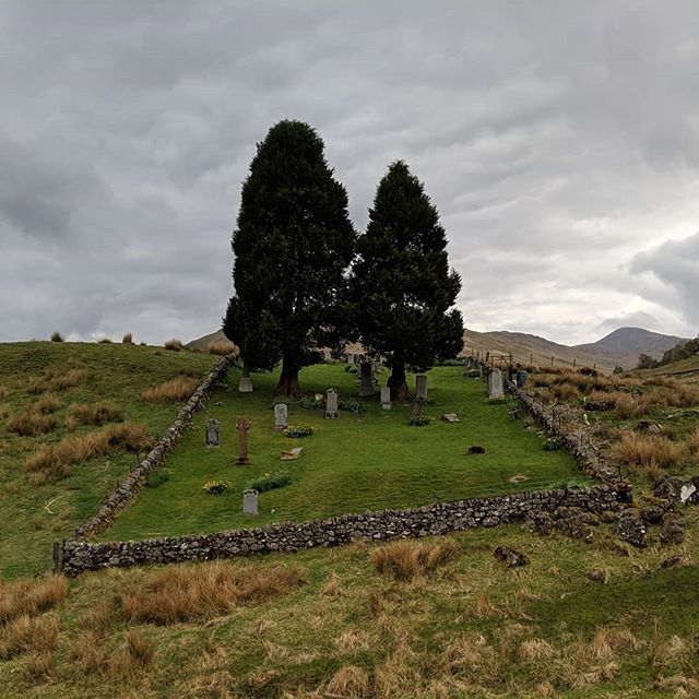 How about this little graveyard on the slopes of Ben Challum? .
.
.
#Scotland #igscotland #scotlandshots #scotnational #ig_scotland #thisisscotland #visitscotland #scotlandsbeauty #bestukpics #icu_scotland #bestscottishpics #brilliantbritain #britain #un… bit.ly/2J5ZFuG