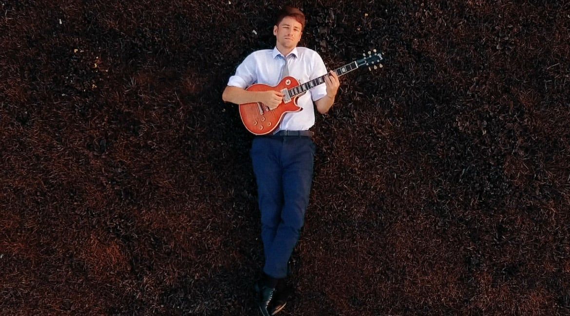 KLOF Mag (@klofmag) on Twitter photo Our Song of the Day is ‘Easy As You Come’, from <a href="/PaulDoffing/">Paul Doffing</a>’s fourth full-length release “Running in the Dark”, a 36-minute musical odyssey, documenting the self-exploration, human connection, and worldly realization that Paul’s found along the way. folkradio.co.uk/2019/05/premie… Our Song of the Day is ‘Easy As You Come’, from <a href="/PaulDoffing/">Paul Doffing</a>’s fourth full-length release “Running in the Dark”, a 36-minute musical odyssey, documenting the self-exploration, human connection, and worldly realization that Paul’s found along the way. folkradio.co.uk/2019/05/premie…