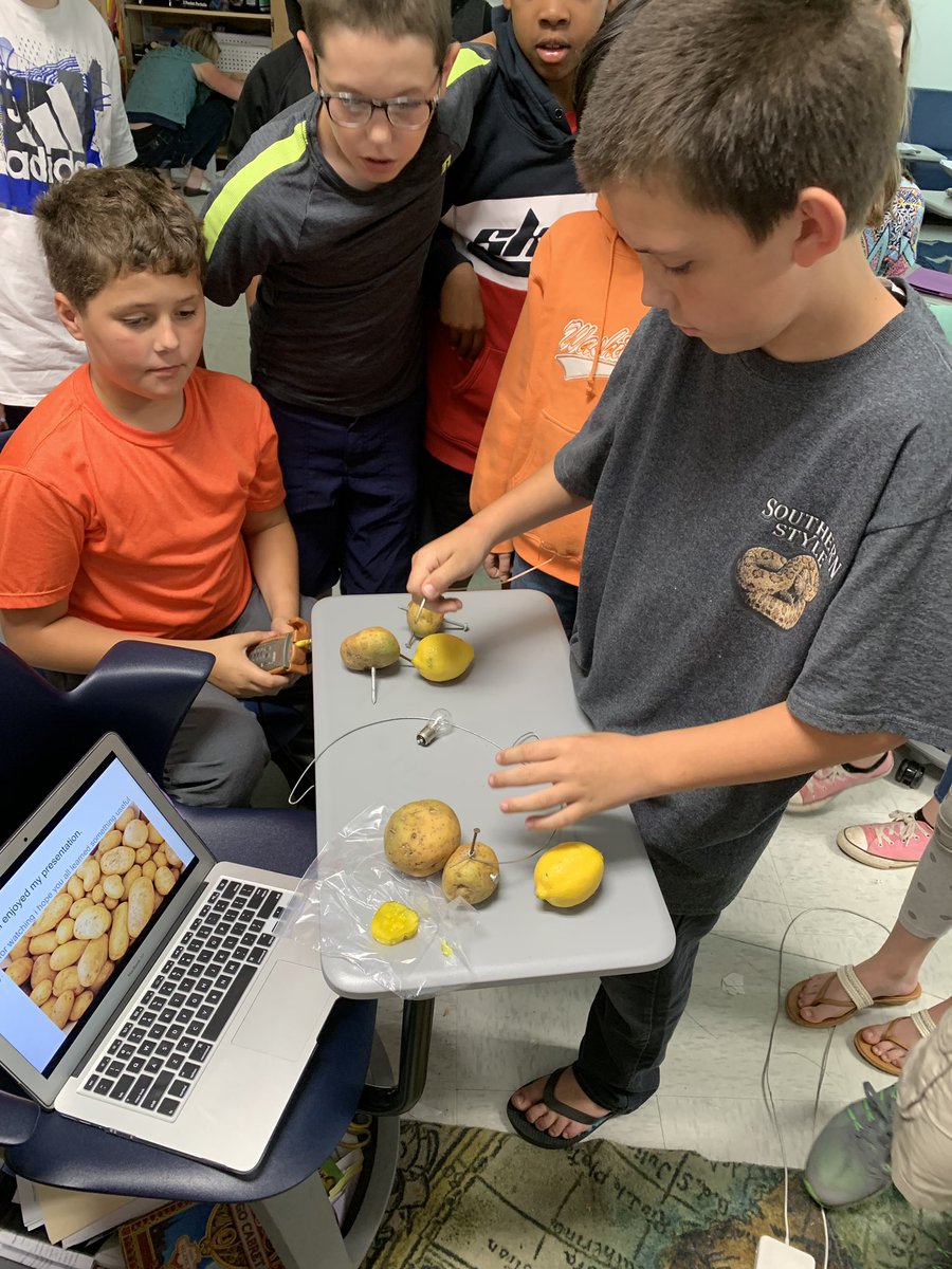 MrDboykin's tweet photo. Some fantastic genius hour projects being presented @MVESbobcats @cottersclass about alternative energy sources #Ignitelearningbcps https://t.co/eX1mBCE2P0