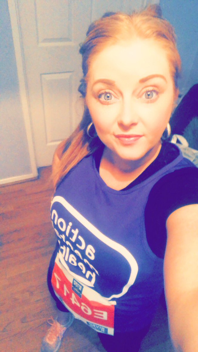 NikkiMTweet's tweet photo. What a great turnout for the @marathonbcm yesterday 🏃🏼‍♀️ I took part in the relay to raise money for the great charity @amhNI well done to my teammates and everyone who took part , big thank you to all who sponsored me also 💜 #BelfastMarathon #actionmentalhealth https://t.co/0bGNBTI5CX