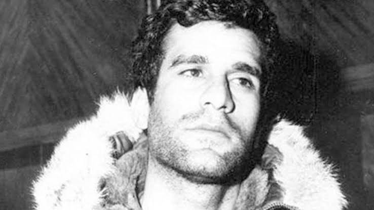 .

Vatan İçin Uykular Kaçıyorsa
Devrim Başlamış Demektir.
#DenizGezmiş 
✌️