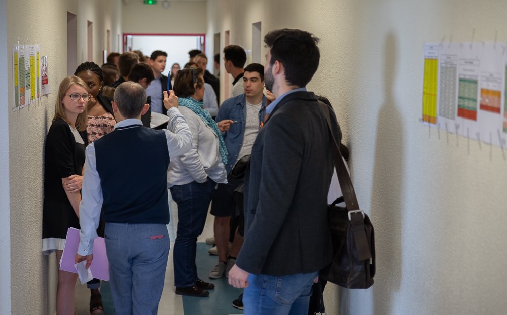 IUTVANNES's tweet photo. Prenez date : #Alternancedating à #IUTVannes c'est vendredi 10 mai. L’objectif de cette manifestation est de faciliter le recrutement d’alternants. Inscriptions en ligne : https://t.co/wf6kB6WZs2 … #alternance #cyberdefense #Informatique #DUT #LP #osezliut #VANNES https://t.co/x5k7UiMyTw