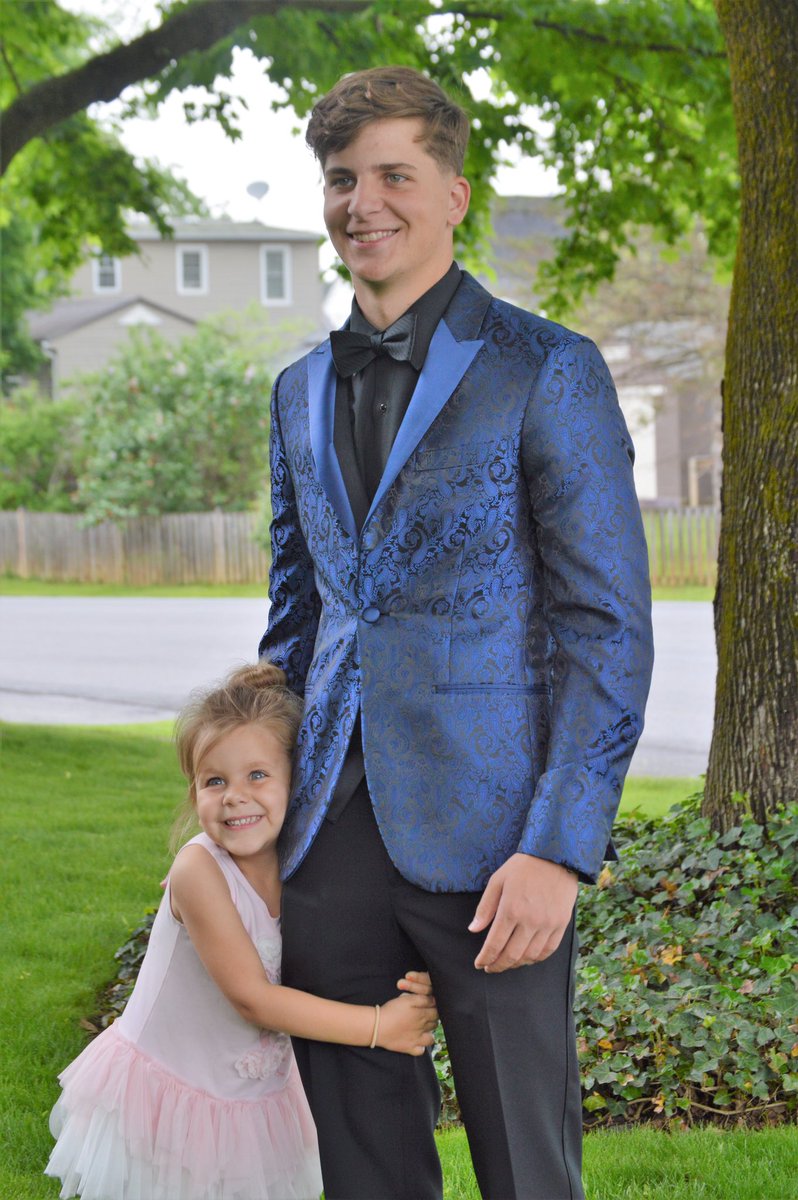 NoahHobson7's tweet photo. Prom Queen 2033 🦋 https://t.co/klO5Iwg7cl