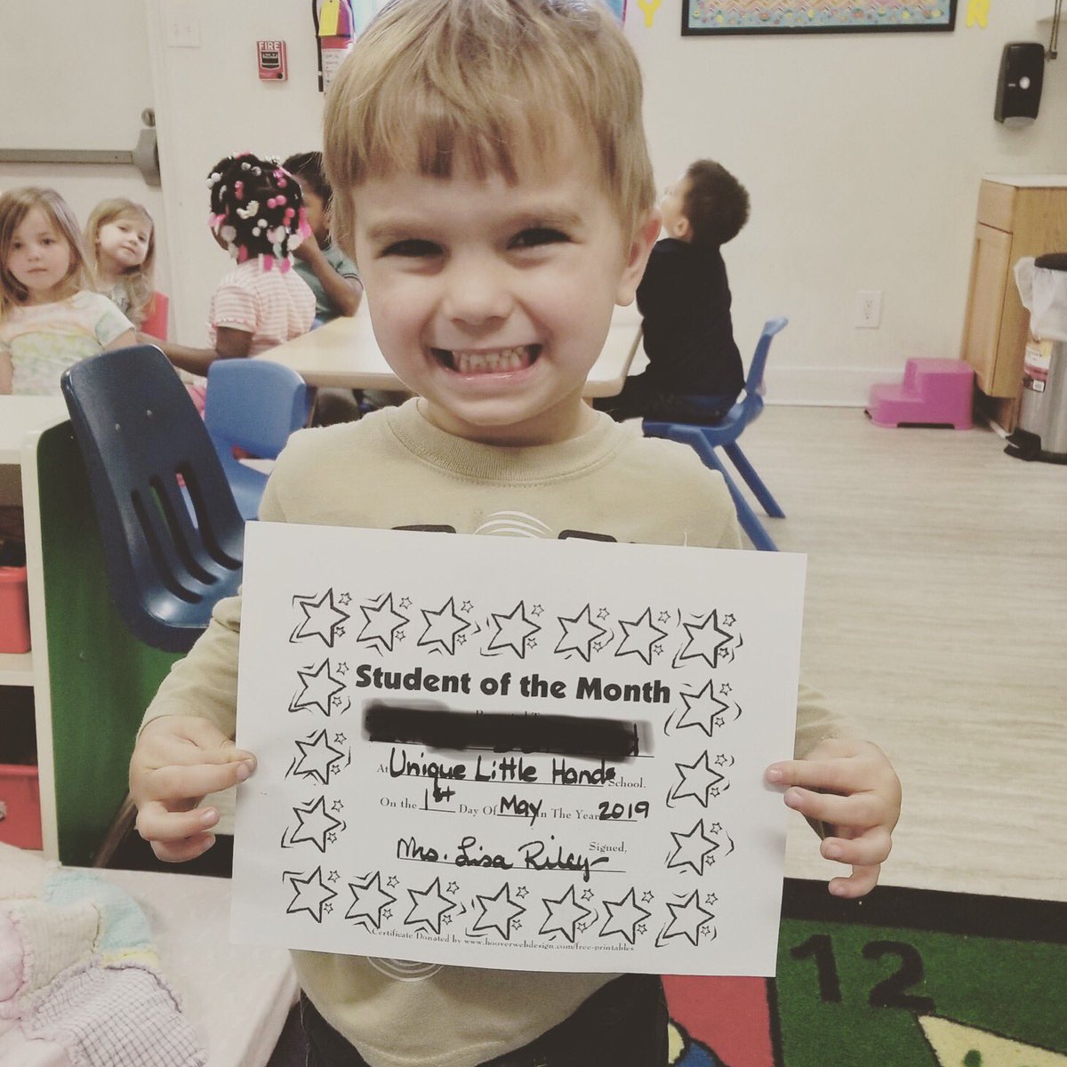 UniqueLitHands's tweet image. Our sweet Student of the month of May here in the PreK class!! #studentofthemonth #prekclass #award #education #learning #happymonday #uniquelittlehands #daycare #suffolk #virginia