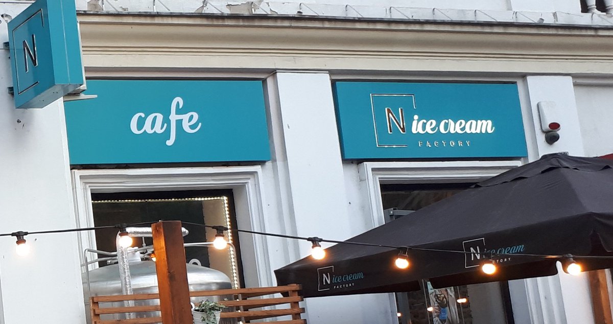 Gelopezfageda's tweet image. Aquí una doble ració de #mastersofnaming vista a Varsòvia:
@MastersOfNaming