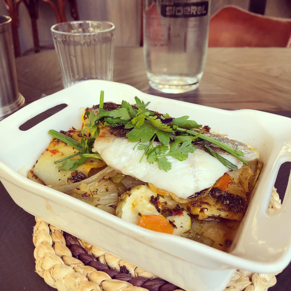 Lunes saludables en el Bar Sideral
.
#barcelona #comesano #eat #foodies #gastronomia #healthyfood #pescado #restaurant #yummy