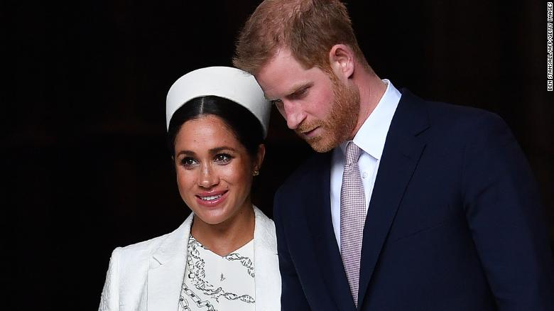 CNN's tweet photo. JUST IN: Meghan, Duchess of Sussex, is in labor https://t.co/YgzW3jEGuU #royalbaby https://t.co/Xnr566quFv