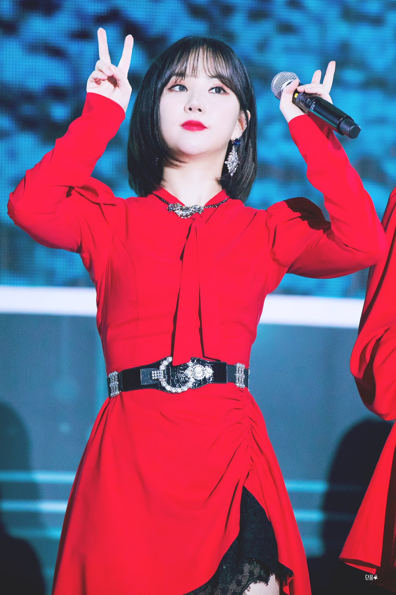 D54s1d6UcAA_bnu.jpg:large