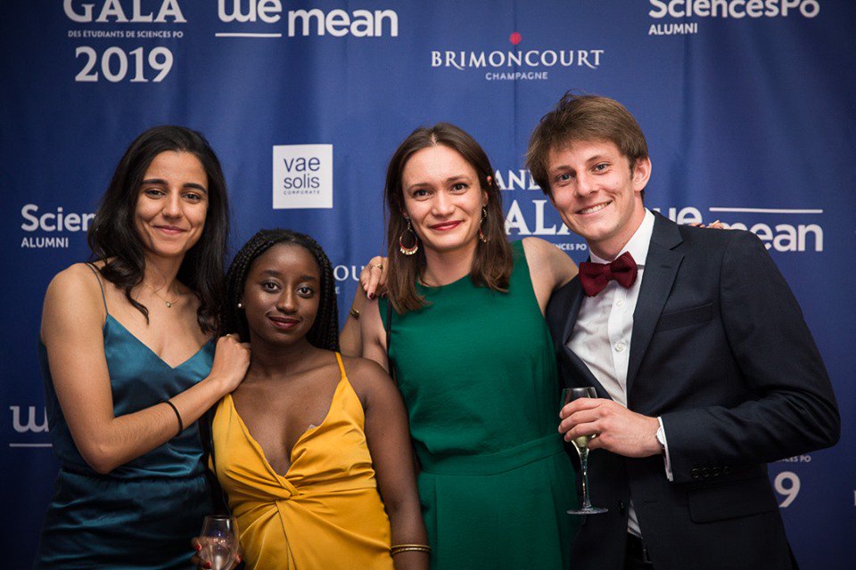 VaeSolis's tweet photo. 📸 Vae Solis est fier d’avoir été pour la 2ème année partenaire du #GrandGala2019 de @SciencesPo. Toutes les photos à retrouver sur la page Facebook du @BDESciencesPo 👇
https://t.co/skrGU7EyjV https://t.co/ZAxEyNwrXb