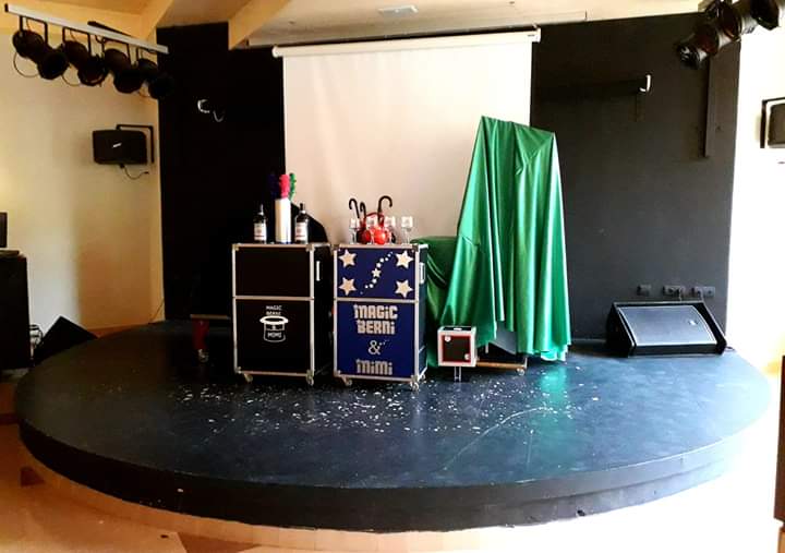 magic_berni's tweet photo. Zafiro Mallorca #magomallorca #magiamallorca #magician #mallorca #palmademallorca #mallorcaconniños #mago #ilusion #humor #mag #magia #magicians #magiaenmallorca #magosmallorca #clown #magiayhumor #hotel #magicshow #showtime #international #magicberniandmimi #ilusionist #hotels https://t.co/f6PsxBpT5d