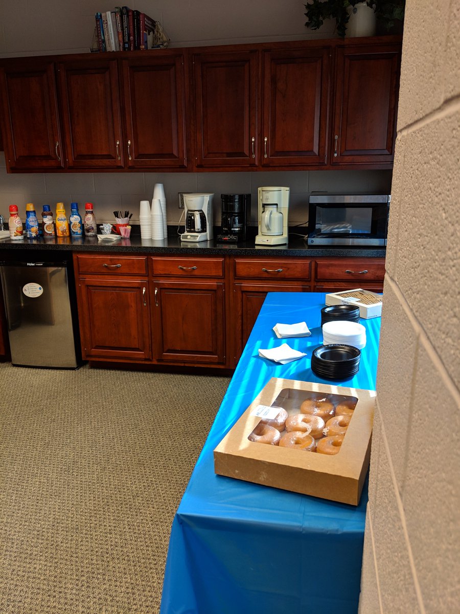 Grove College of Business students destressing their finals- with free coffee and donuts!!!