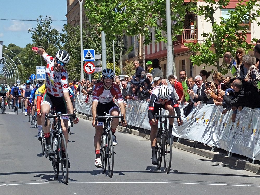 Gran Premi Vila-real (@gpvilaciclisme) on Twitter photo El ciclista <a href="/AmarikaJulen/">julen amarika</a> venció en la segunda etapa y el maillot de montaña e <a href="/ivan_moreno5/">ivan🫠🫠</a> se lleva el #72GPV. Toda la información de la segunda etapa en 👉bit.ly/resultados72GPV
📸 de <a href="/JOSESALLACAS/">JOSE SALLA</a> El ciclista <a href="/AmarikaJulen/">julen amarika</a> venció en la segunda etapa y el maillot de montaña e <a href="/ivan_moreno5/">ivan🫠🫠</a> se lleva el #72GPV. Toda la información de la segunda etapa en 👉bit.ly/resultados72GPV
📸 de <a href="/JOSESALLACAS/">JOSE SALLA</a>
