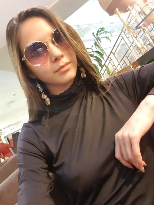 I love walk with no bra...🐇🥰🥰 https://t.co/fKiytHZNZP