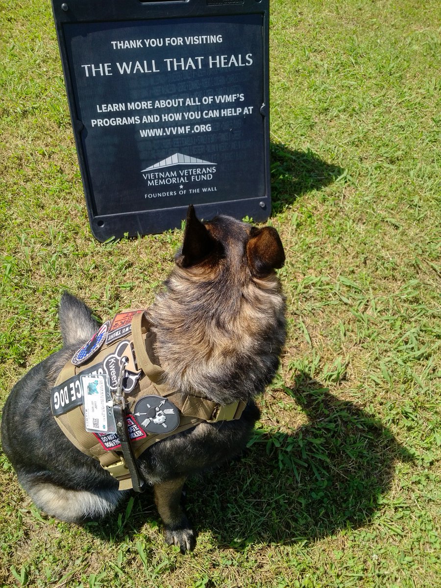 kweenmike's tweet image. had an amazing day at traveling Vietnam Healing Wall