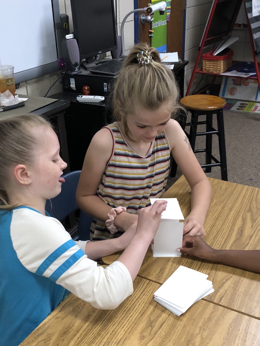 LBSciIsFun's tweet image. Watch out! Young engineers at Euper Lane are hard at work designing and building a podium that can support the weight of a bear statue. #FSSLearn #TIS2Learn