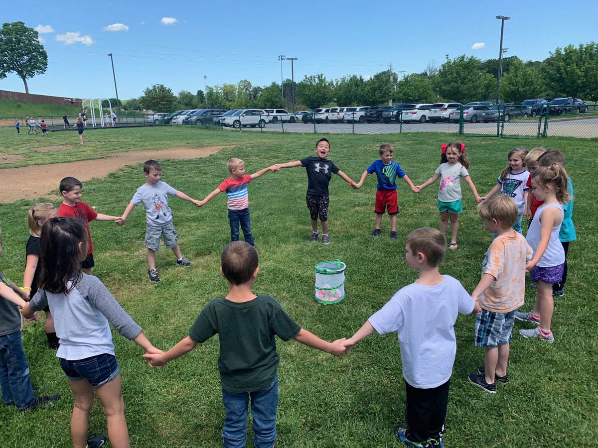 Releasing our butterflies! We watched them go through their entire metamorphosis in our classroom! The kids LOVED learning about 🦋 ⁦<a href="/WCDE_TN/">WashingtonCoSch TN</a>⁩ ⁦<a href="/ridgeviewraptor/">Ridgeview Elementary</a>⁩
