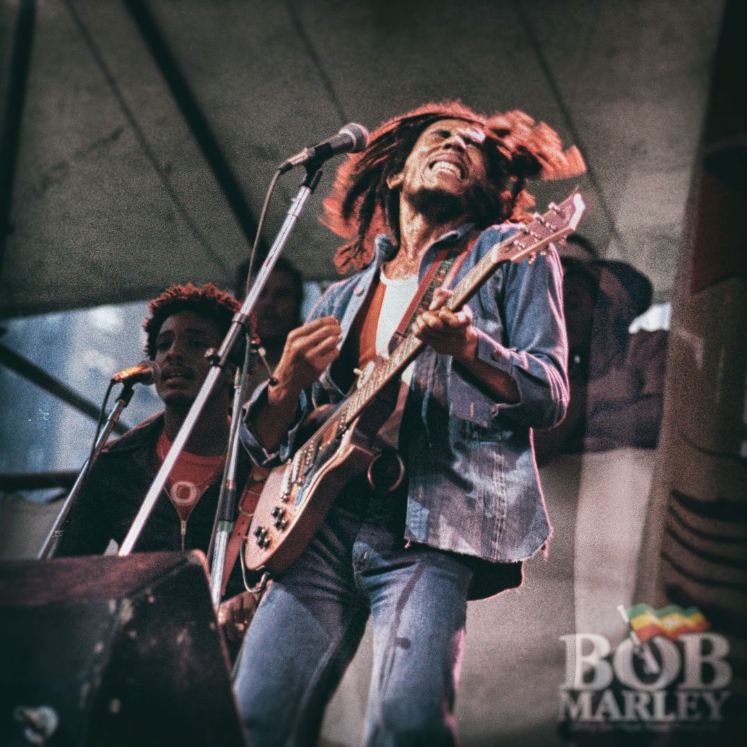 bobmarley's tweet photo. “What we want to transmit is a feeling. A free-feeling kind of expression. A freedom, people want to be free.” #bobmarleyquotes

📷 by Lee Jaffe, Schaefer Music Festival, Central Park, NYC 1975 https://t.co/twNZF6IrJq