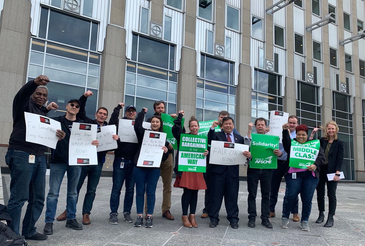 WGAEast's tweet photo. It's a beautiful day for demanding fair pay! Thanks to everyone from the @SAGAFTRA Chicago Local, @afscme31, @OnionIncUnion, and @chicagoaflcio for joining us today to stand in solidarity with our members at @WBBMNewsradio. #1u #UnionStrong https://t.co/6szg52GjTK