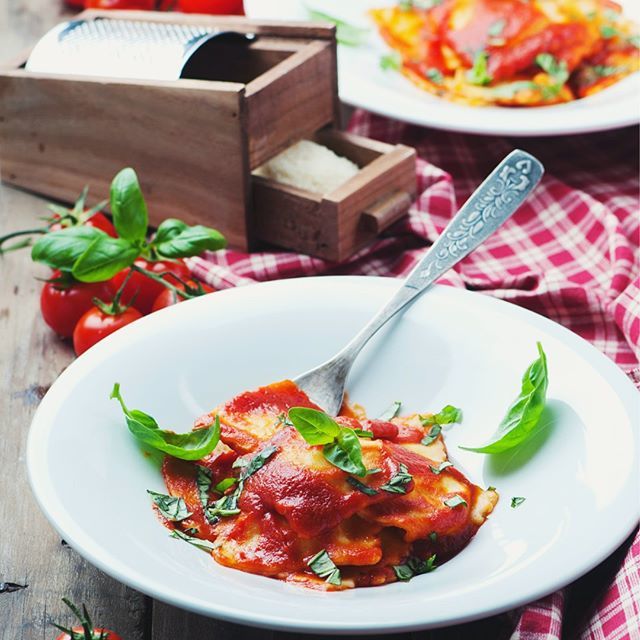 Tomato and Basil Ravioli is one of our favourite family recipes to enjoy on a Bank Holiday and we want to share it with you.

You will need:
800g good quality crushed tomatoes
2 tablespoon of tomato Paste
1 clove crushed garlic
Handful fresh basil
1 cup … bit.ly/2WqJknv
