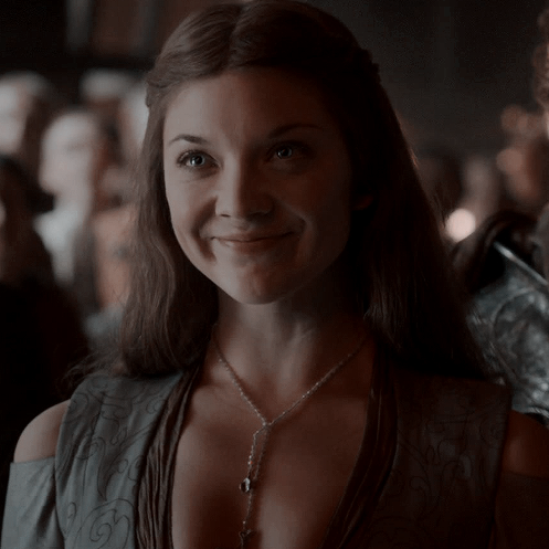 ❝ ─ ʙᴜᴛ sᴘᴇᴀᴋɪɴɢ ᴏғ ᴘʀᴇᴛᴛʏ,
ɪs ᴍᴀʀɢᴀᴇʀʏ ɪɴ ᴋɪɴɢ·s ʟᴀɴᴅɪɴɢ ʏᴇᴛ﹖❞