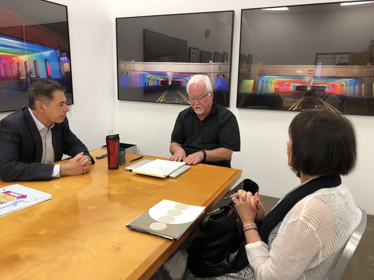 mexcultureSA's tweet photo. Agradecemos la visita de nuestra Directora de Asuntos Culturales en @SRE_mx, Laura Elena González.
Esta mañana nos despedimos visitando el estudio de @fitz_gibbons donde conocimos su trabajo y recordamos las colaboraciones que ha realizado con @mexcultureSA 
#diplomaciacultural https://t.co/IY4BFMhqs4