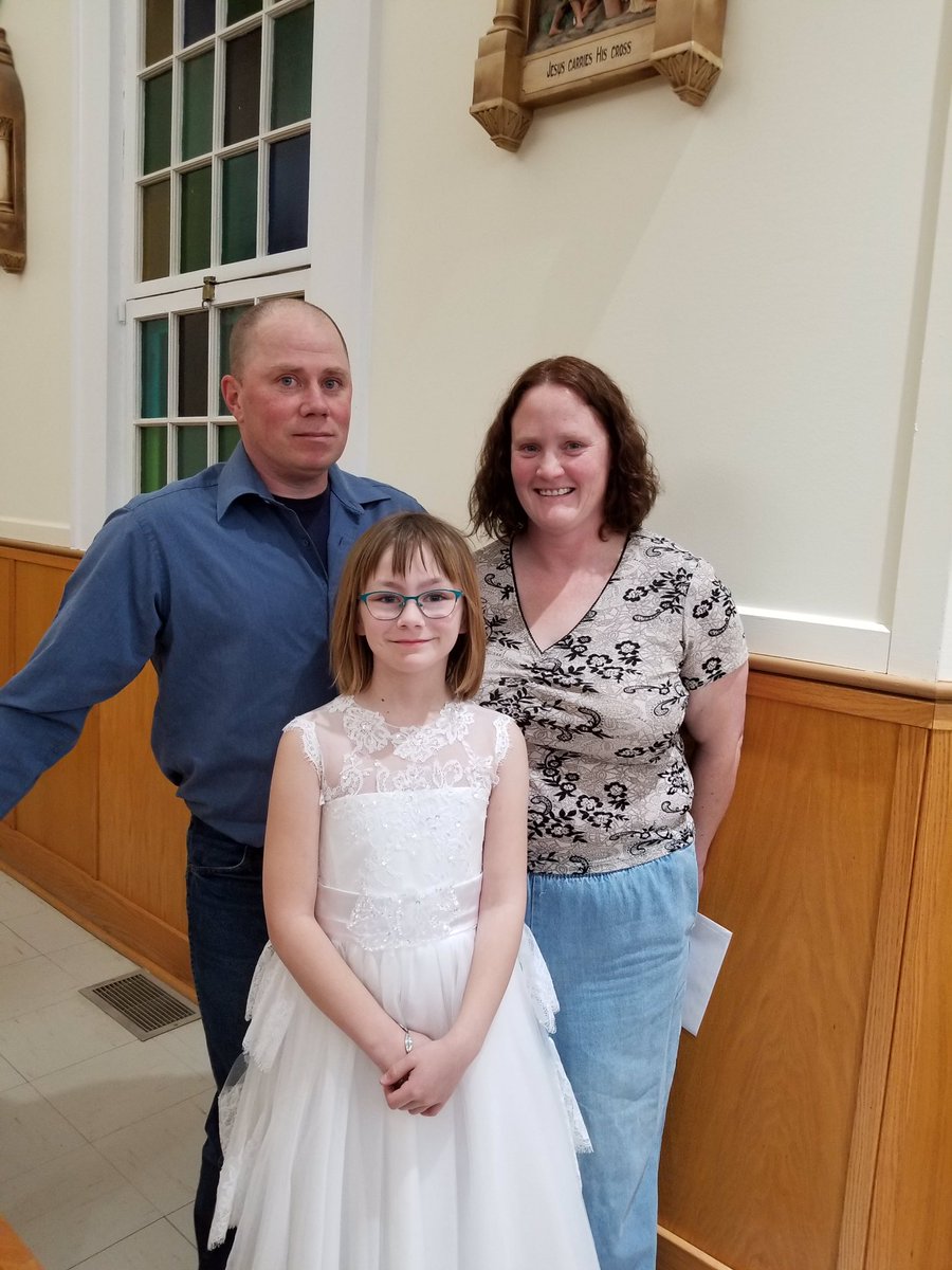 St. Mary offers Catholic Ed to all students from Gr 1-12.  We also provide preparation for Confirmation and First Communion. Students work together w/ teachers and parents to understand the importance and mystery of each of these sacraments. #ibelieveincatholiced #ecsrdJOY