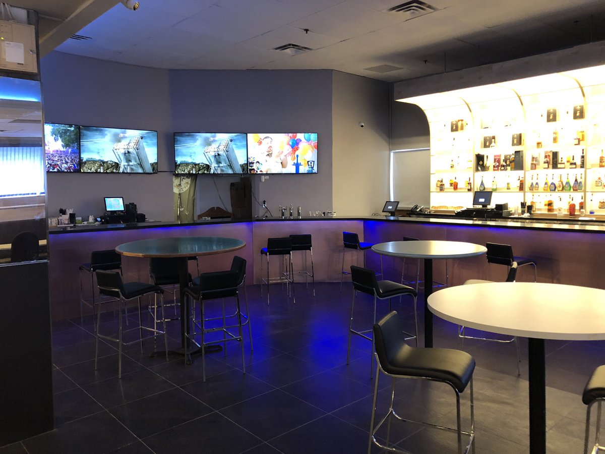 TOCaribNews's tweet photo. Had a chance to check out the newly opened @bluecoladabar on Kennedy Rd. In #Brampton
Watch for their ad in the next edition for more information
#bluecolada #bluecoladarestaurant #newlyopened #grandopening #nightclub #bar #restaurant #caribbean #caribbeanfood #guyanesechinese https://t.co/KpdI6zgJZw