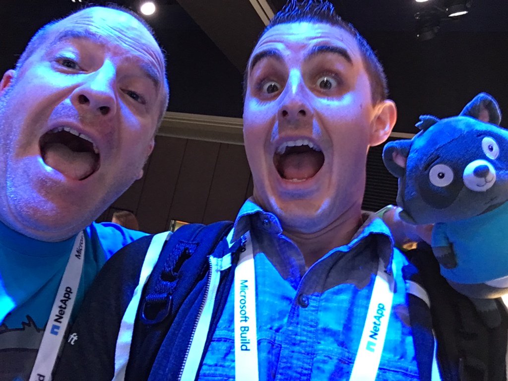 jimbobbennett's tweet photo. Bit met @_clarkio!
#BitAtBuild #BitOnTour https://t.co/kKoWE4HN7z