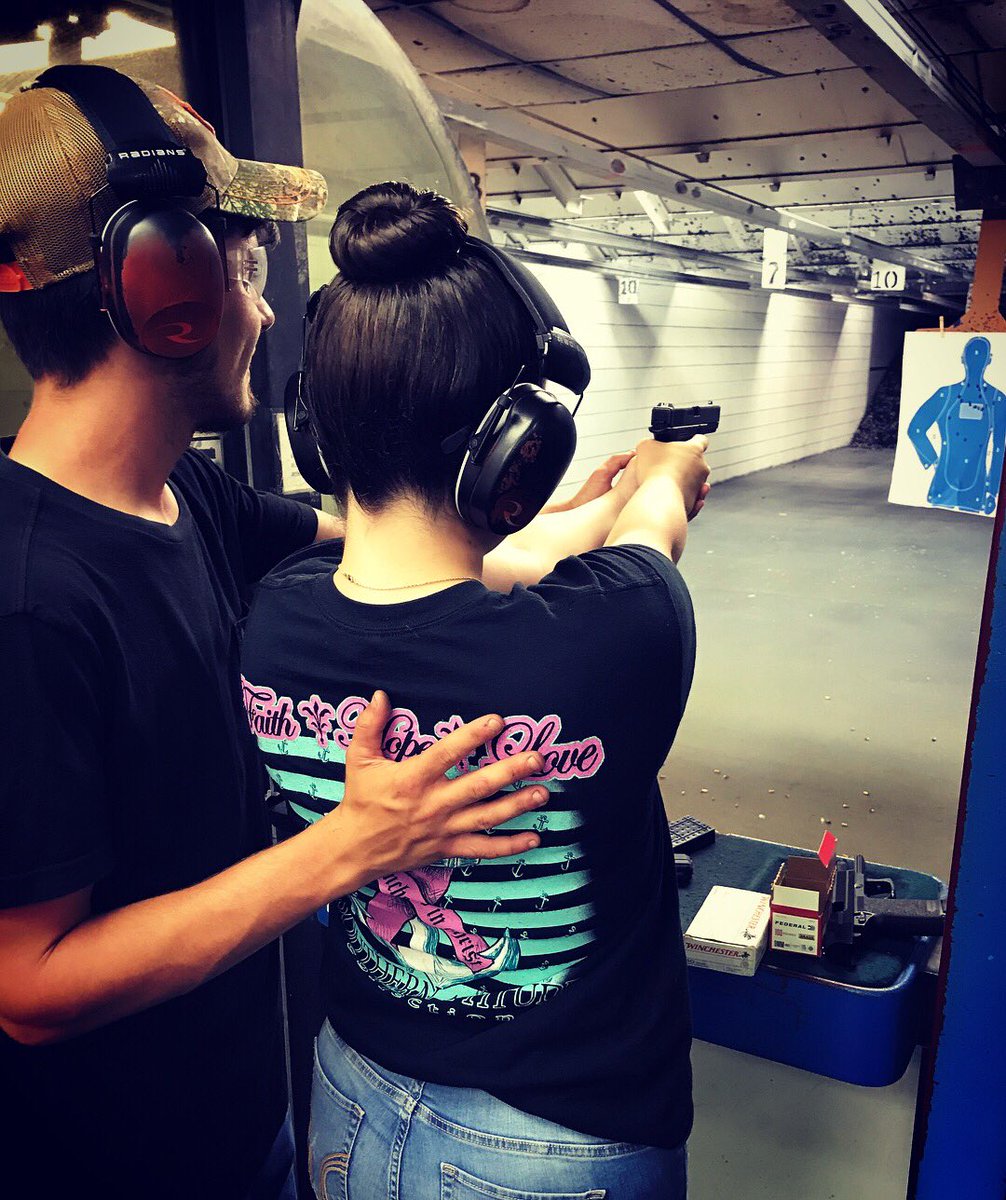 sarauribeee's tweet photo. 🔫🤪 https://t.co/QjhRAUyXHy