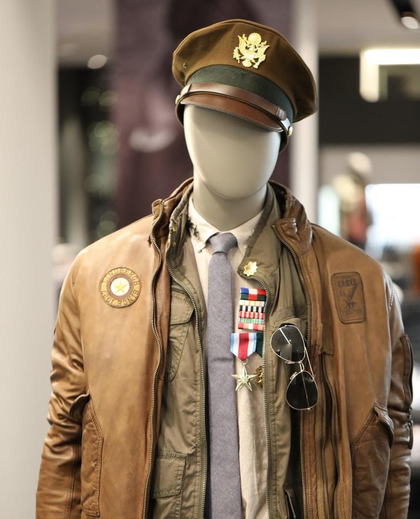 LindberghFly's tweet photo. --CHARLES LINBDERGH-- ⁣
MENSWEAR INSPIRED BY ADVENTURE⁣
#Lindbergh #LindberghMan https://t.co/4MaQge46HM
