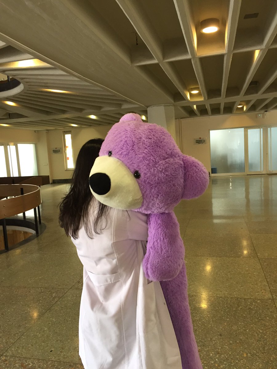 Kanka bak boşuna üzülüyosun kendi kaybetti ama ben sana bişey diyim mi senden iyisini zaten bulamaz boşver değmez kanka giden gitmiştir kanka