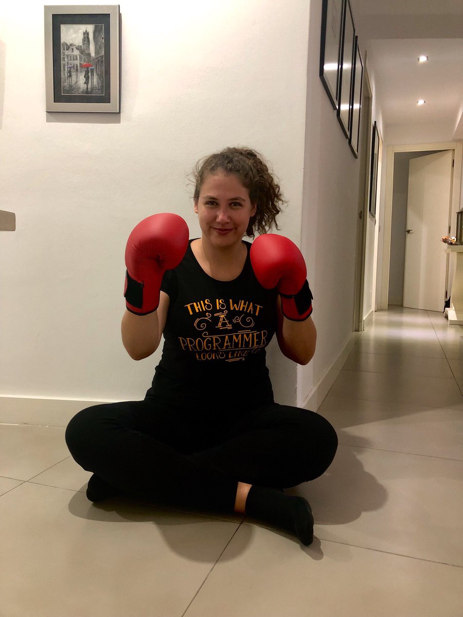 MichelleRebeca's tweet image. #ThisIsWhatAProgrammerLooksLike 🥊 #DiangoGirl