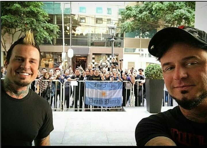 WrongSideOfArgentina (@wrongsideofarg) on Twitter photo A day like today but two years ago, it was his show in Argentina. Com back soon 💕
<a href="/ZoltanBathory/">🆉🅾🅻🆃🅰🅽 🏴☠️ 5FDP</a> @drumsfromhell @jasonhook_5fdp <a href="/5FDPChrisKael/">Chris Kael</a> <a href="/FFDP/">Five Finger Death Punch</a> A day like today but two years ago, it was his show in Argentina. Com back soon 💕
<a href="/ZoltanBathory/">🆉🅾🅻🆃🅰🅽 🏴☠️ 5FDP</a> @drumsfromhell @jasonhook_5fdp <a href="/5FDPChrisKael/">Chris Kael</a> <a href="/FFDP/">Five Finger Death Punch</a>